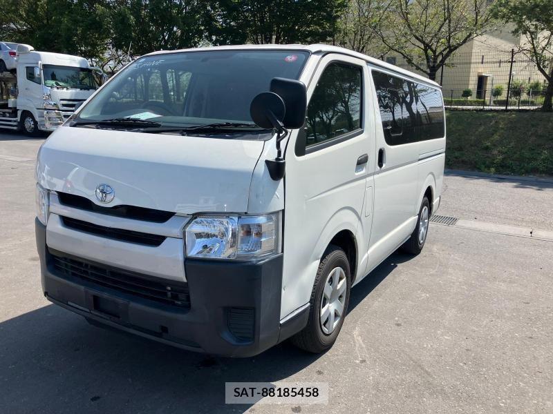 TOYOTA HIACE 2018