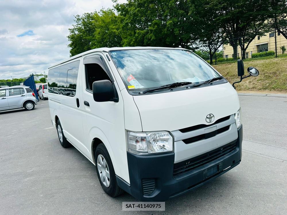 TOYOTA HIACE 2019