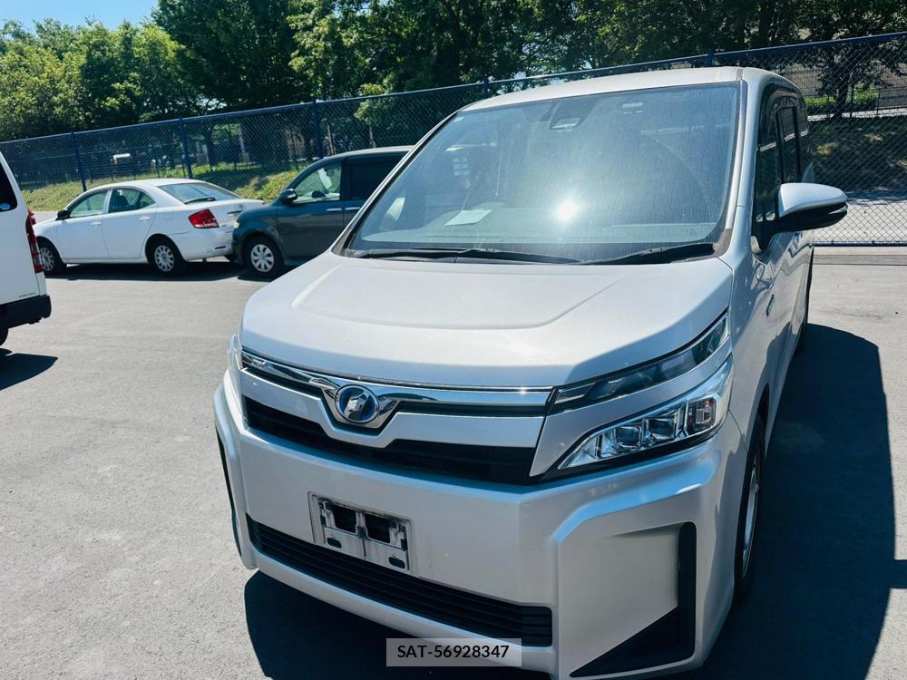 TOYOTA VOXY 2019