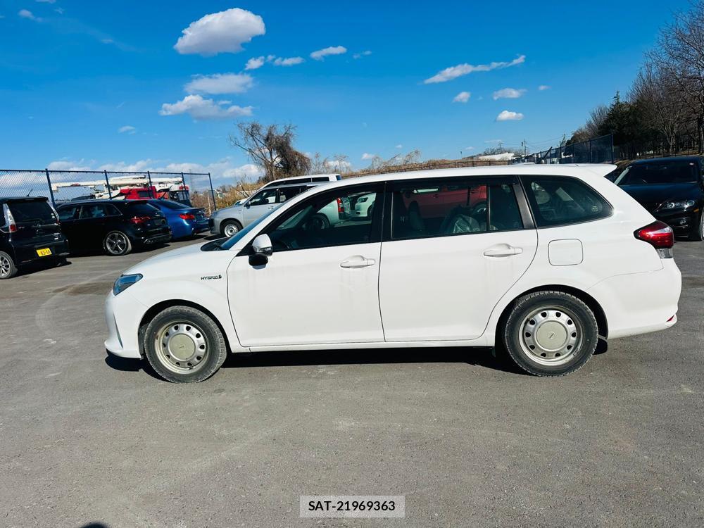 TOYOTA FIELDER 2020